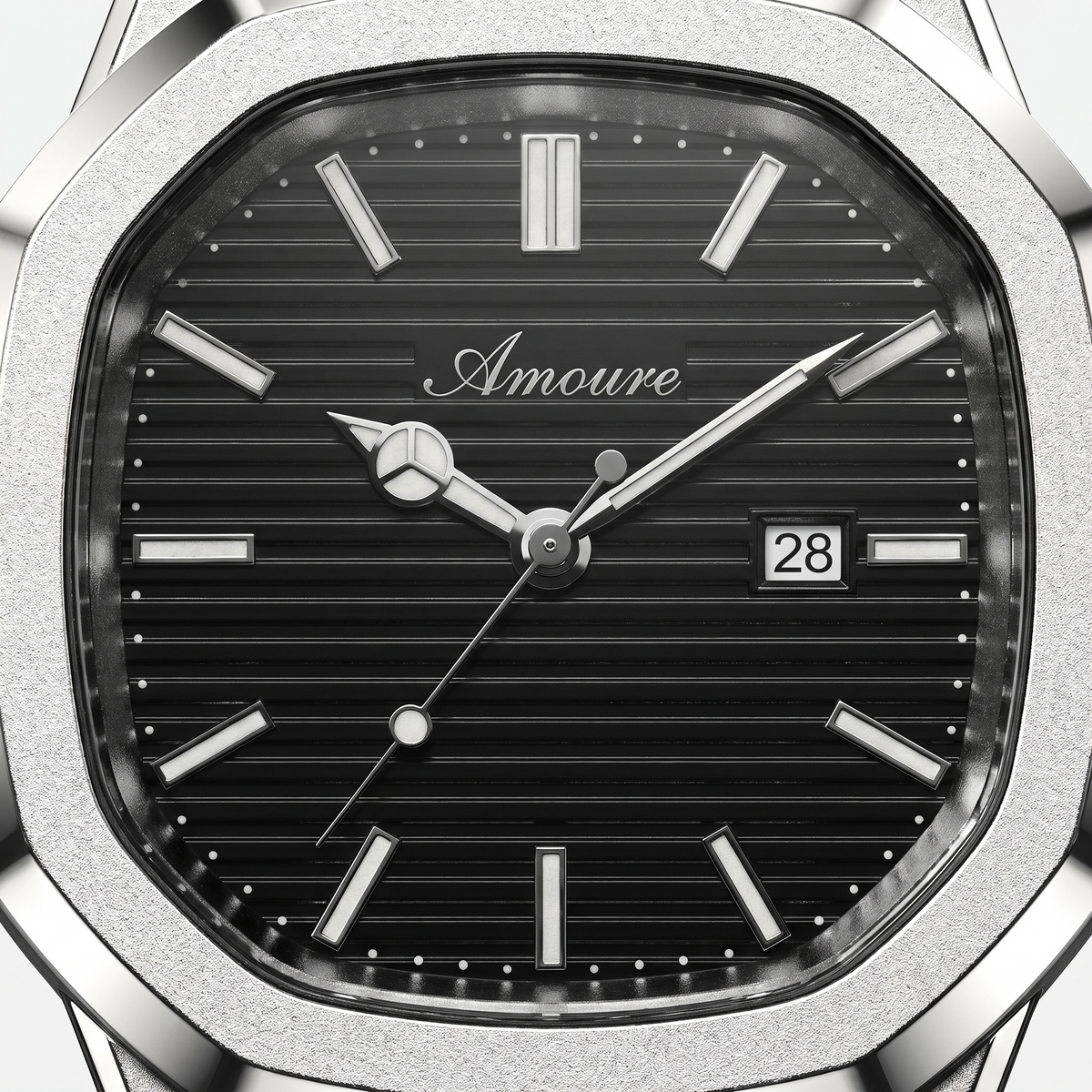 Amoure Valmont – Silver Obsidian (detail)