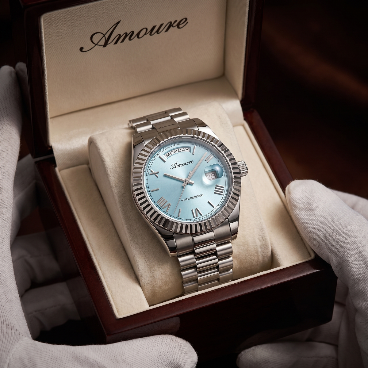 Amoure Valcourt – Tiffany Blue