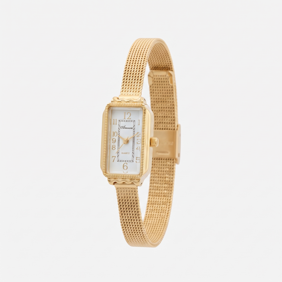 Amoure Ellowyn – Gold