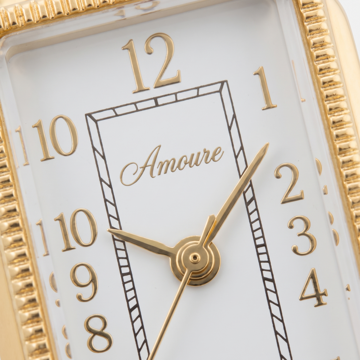 Amoure Ellowyn – Gold (detail)