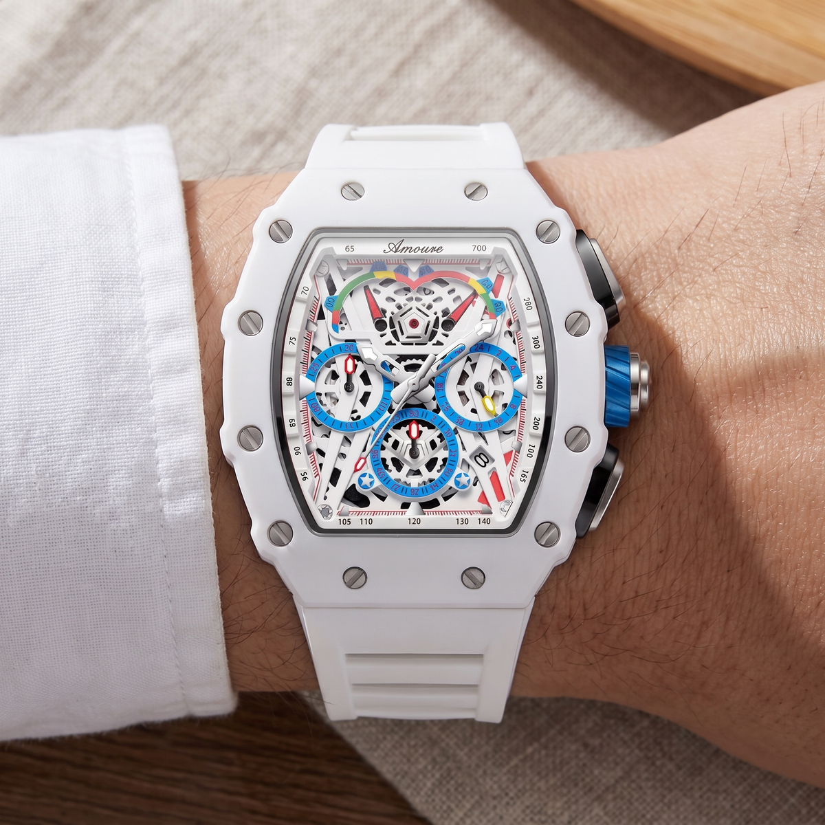 Amoure Voltrix – White