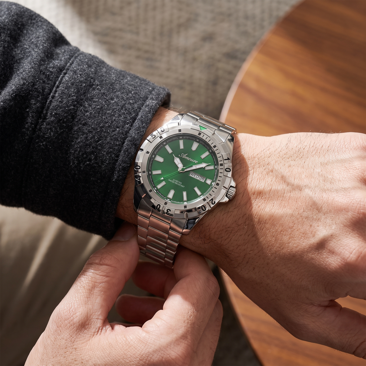 Amoure Brightmere – Silver Emerald